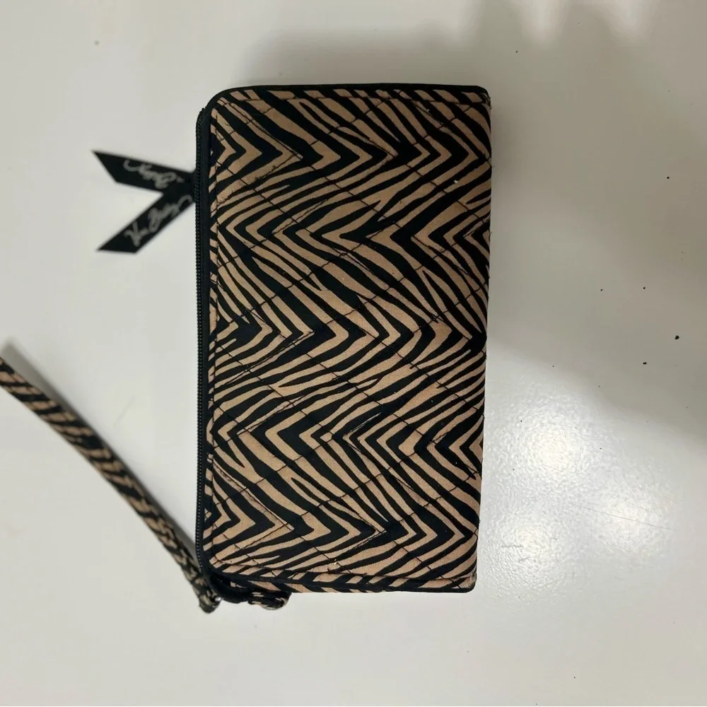 Vera Bradley Geometric Wristlet - Picture 4 of 5